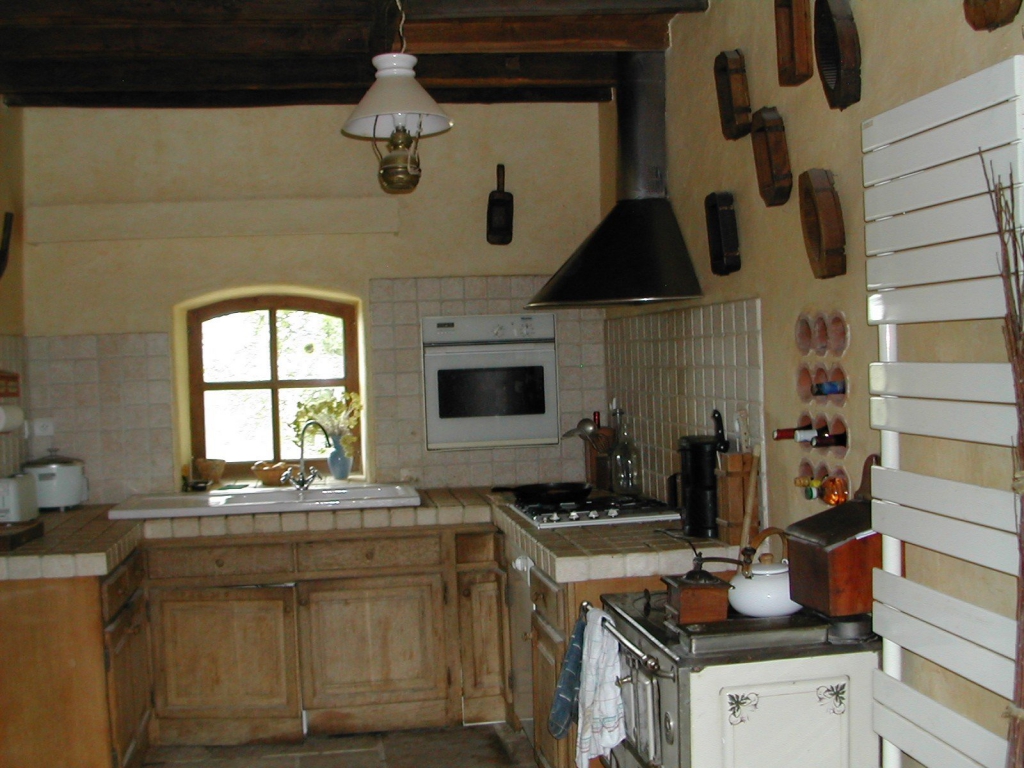 Visite de la cuisine de ma maison de campagne