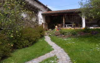 Vue de la cour intérieure de ma maison de campagne