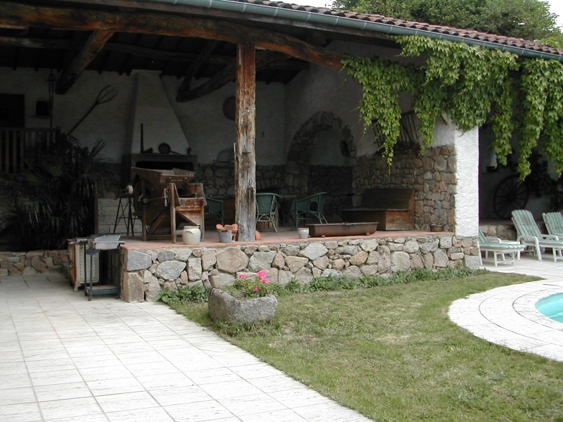 Le Dedans-Dehors de ma maison de campagne à louer dans les Monts du Lyonnais