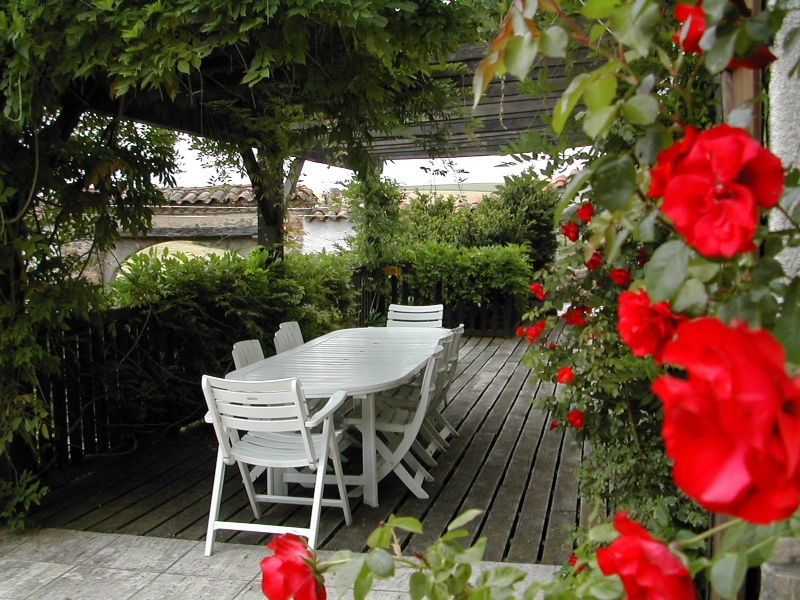 Les terrasses de ma maison de campagne en location dans les Monts du Lyonnais